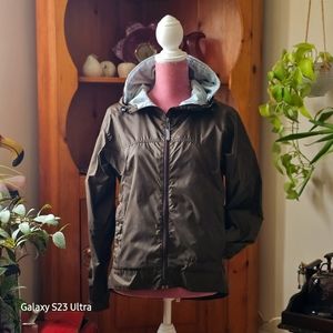Columbia packable windbreaker, size small.